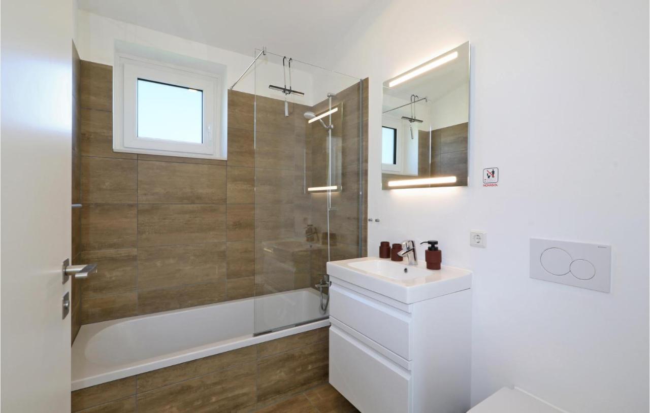 Nice Home In Lembruch-Duemmer See With Sauna Εξωτερικό φωτογραφία